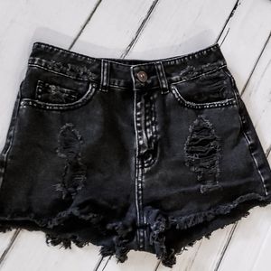 Bullhead mom shorts acid wash